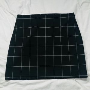 🪴 H&M black striped mini skirt with gold zipper